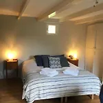 Les Pommiers Bed & Breakfast