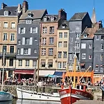 Les Pommiers Bed & Breakfast 3*