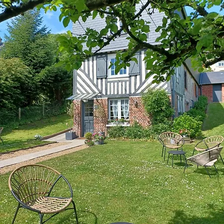 Les Pommiers Bed & Breakfast